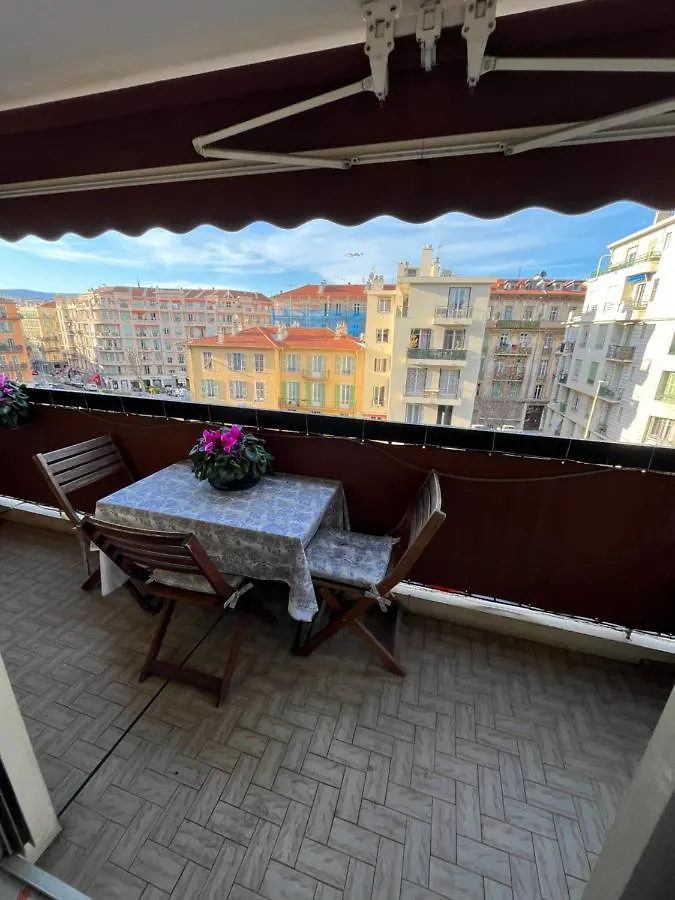 Chambre Privee Avec Terrasse Au Port De ニース