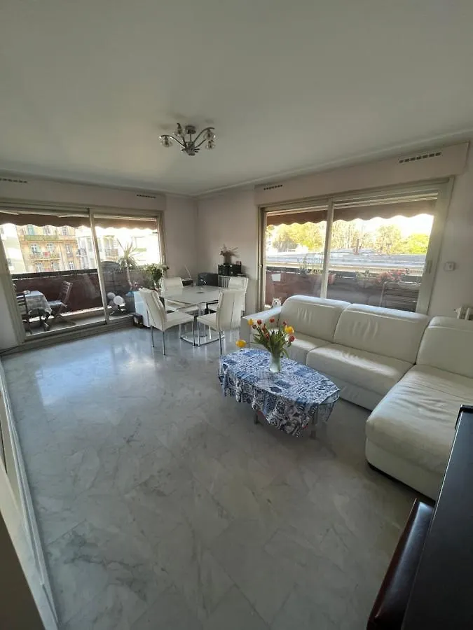 Chambre Privee Avec Terrasse Au Port De ニース